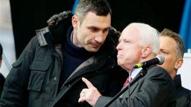 John McCain und Vitali Klitschko